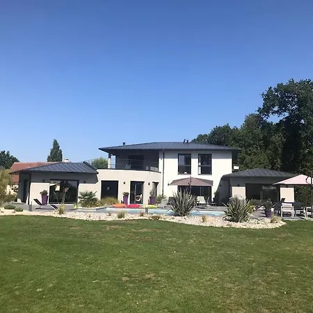 Avec Piscine Villa